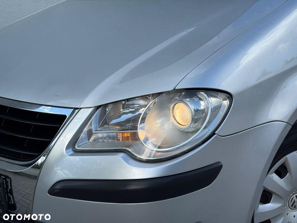 Volkswagen Touran 1.6 Welcome - 2