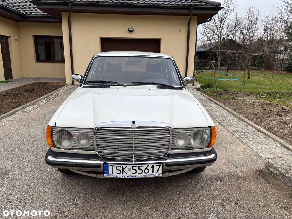 Mercedes-Benz W123 - 2