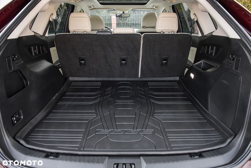 Ford Edge - 32