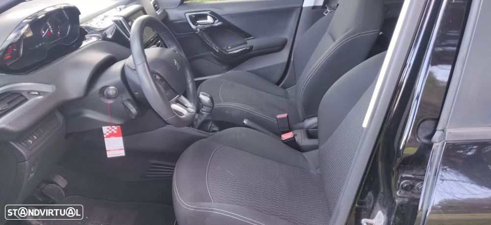 Peugeot 208 PureTech 82 Start & Stop Style - 14