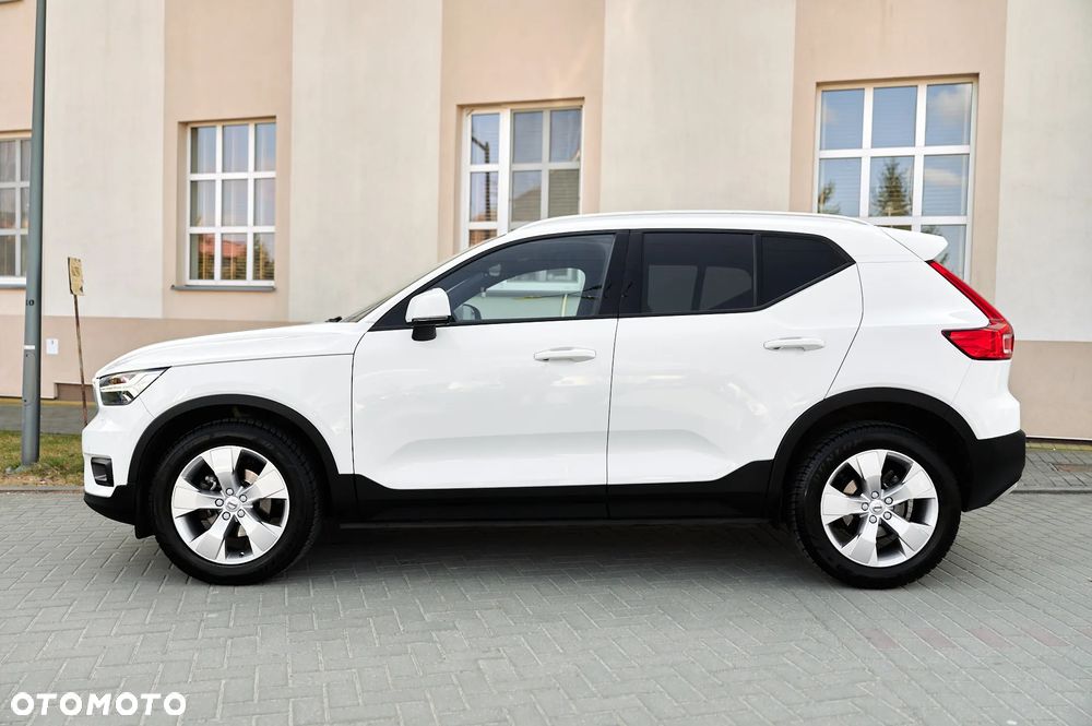 Volvo XC 40 T3 Momentum Pro - 4