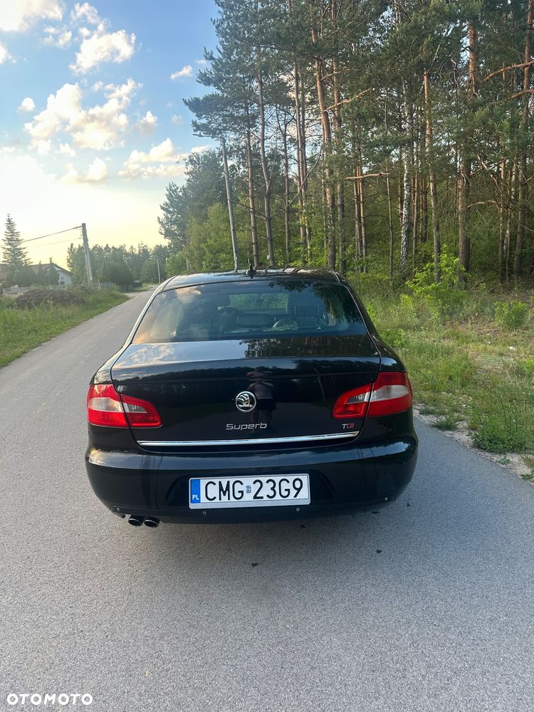 Skoda Superb 2.0 TDI Comfort DSG - 4