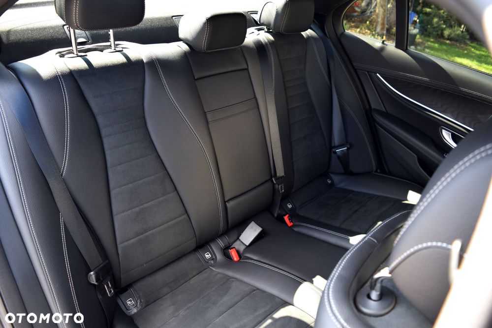 Mercedes-Benz Klasa E 220 d 4-Matic AMG - 27