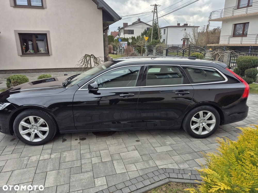 Volvo V90 D3 AWD Momentum Pro - 4