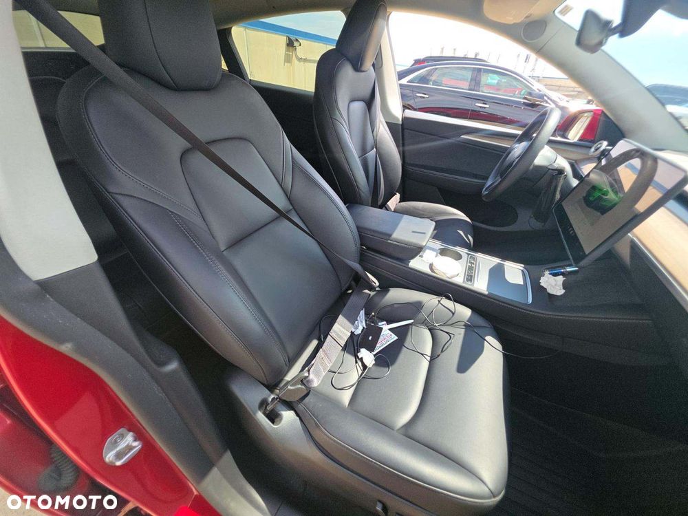 Tesla Model Y Long Range Dual Motor AWD - 6