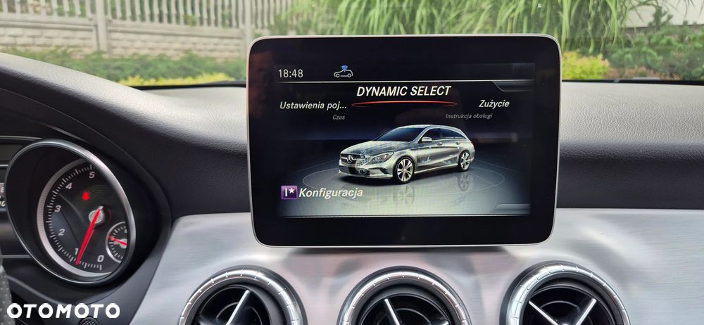 Mercedes-Benz CLA 180 AMG Line - 19
