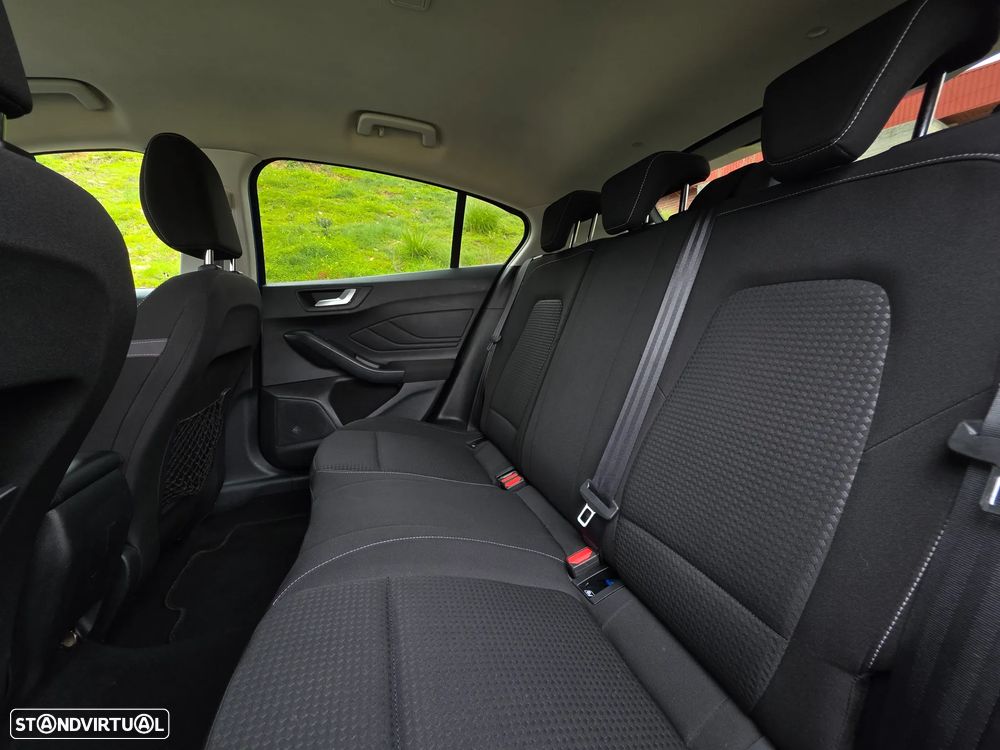 Ford Focus 1.5 TDCi ECOBlue Business Aut. - 7