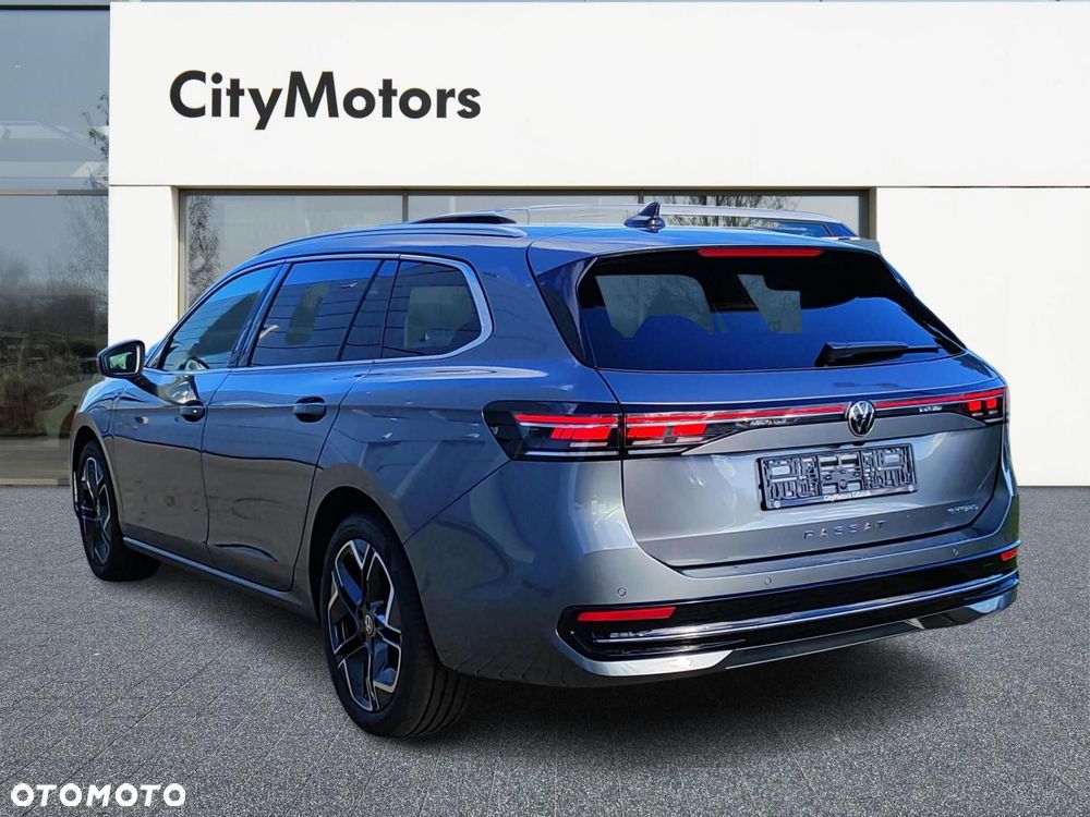 Volkswagen Passat - 5