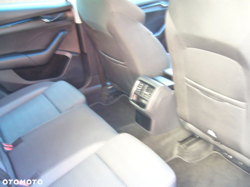 Skoda Octavia 2.0 TDI Ambition DSG - 8