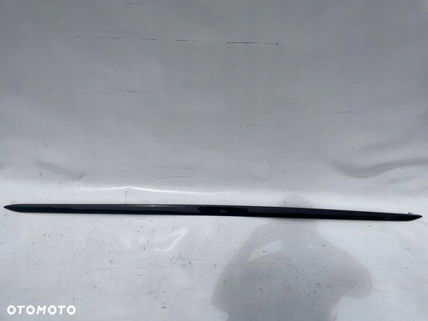 LISTWA PROGOWA LEWA AUDI A4B9 8W0853931