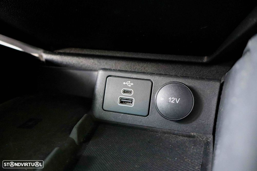 Ford Focus SW 1.0 EcoBoost MHEV ST-Line - 36
