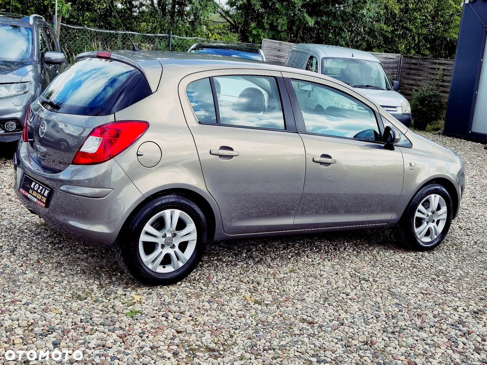 Opel Corsa 1.4 16V Energy - 10