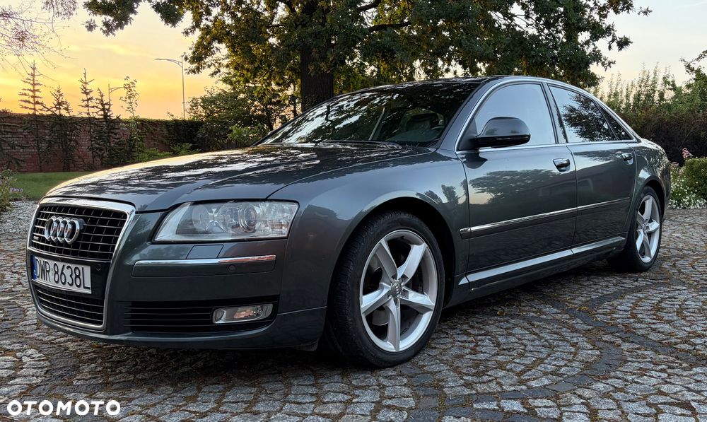 Audi A8 - 1