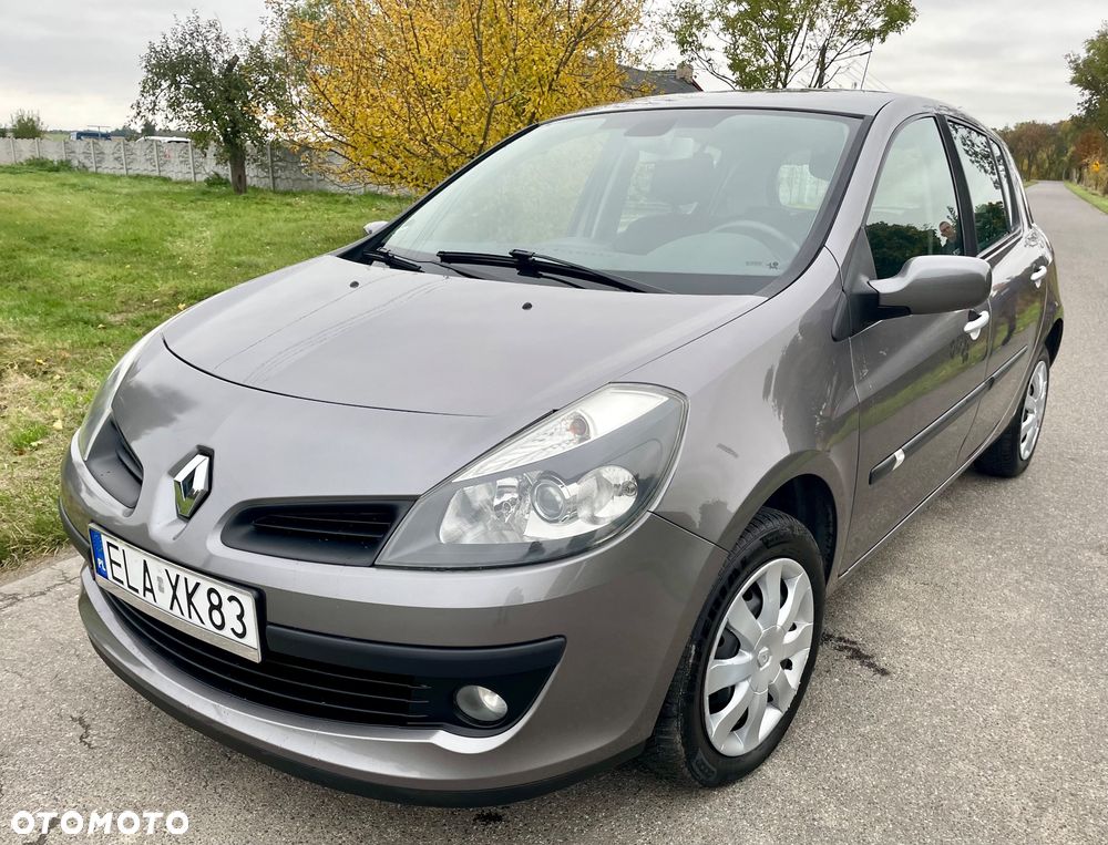 Renault Clio 1.2 16V Authentique - 1