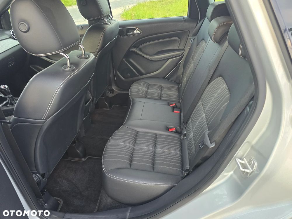 Mercedes-Benz Klasa B 180 BlueEFFICIENCY Edition Style - 11