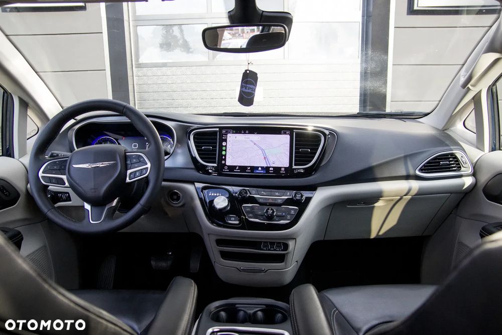 Chrysler Pacifica - 20