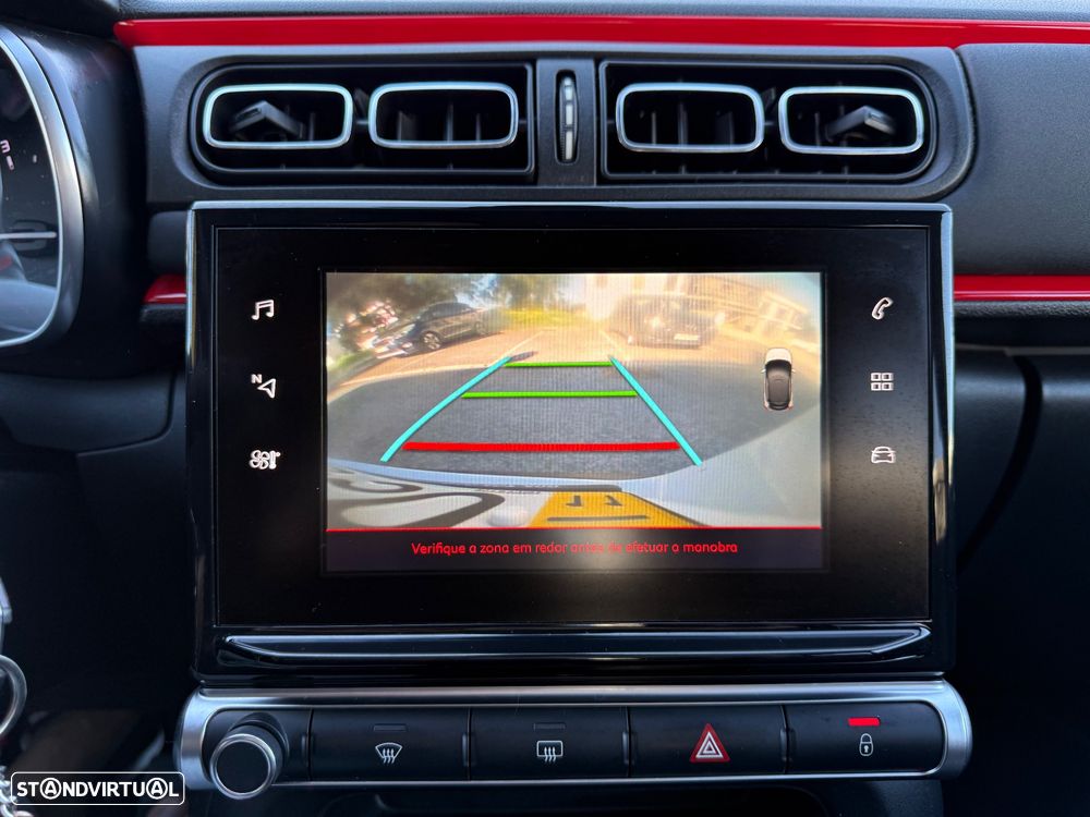 Citroën C3 1.2 PureTech Shine - 2