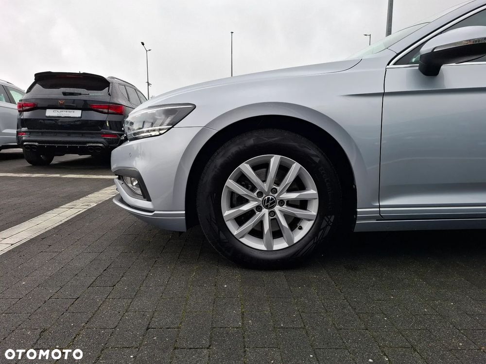 Volkswagen Passat Variant 2.0 TDI SCR DSG Business - 30