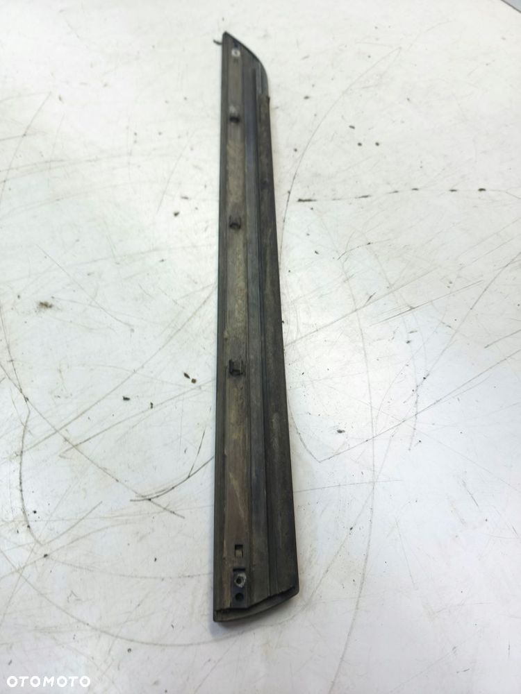 LISTWA DOLNA DRZWI PRAWY TYŁ AUDI A3 8P4 LZ7L SPORTBACK - 3