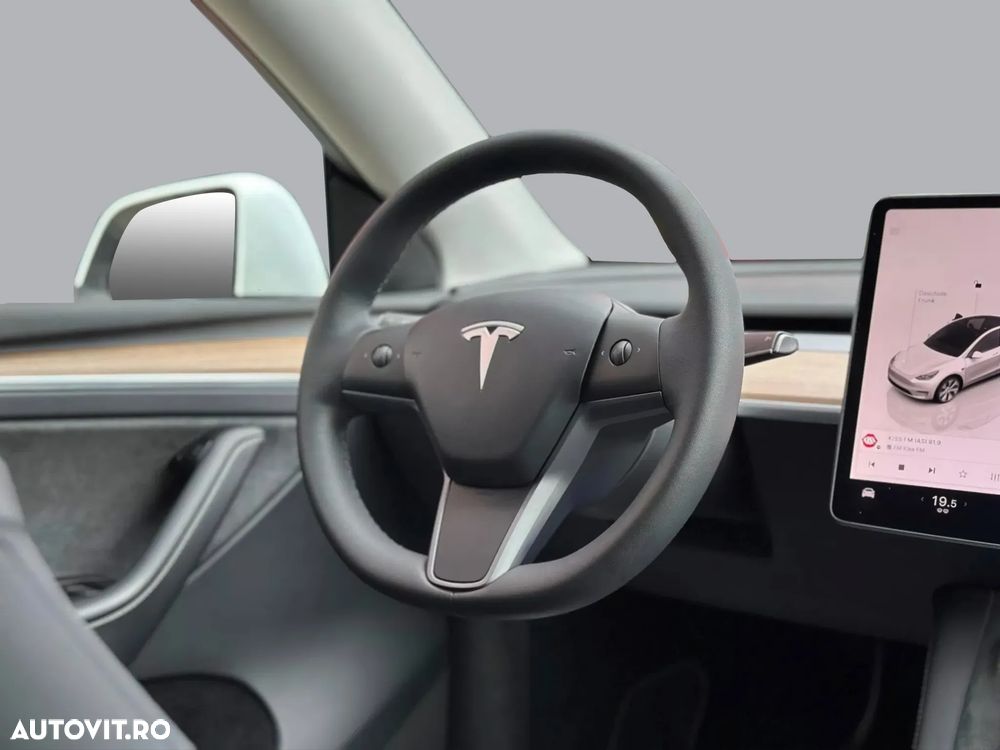 Tesla Model Y Long Range Dual Motor AWD - 24