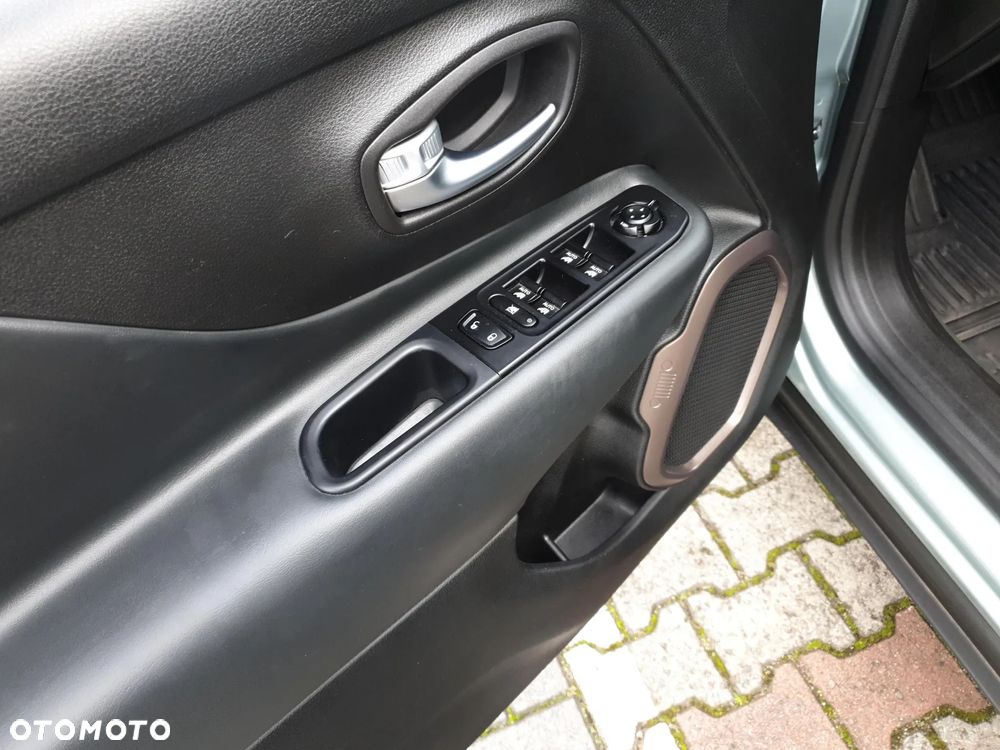 Jeep Renegade 1.5 T4 mHEV Upland FWD S&S DCT - 19