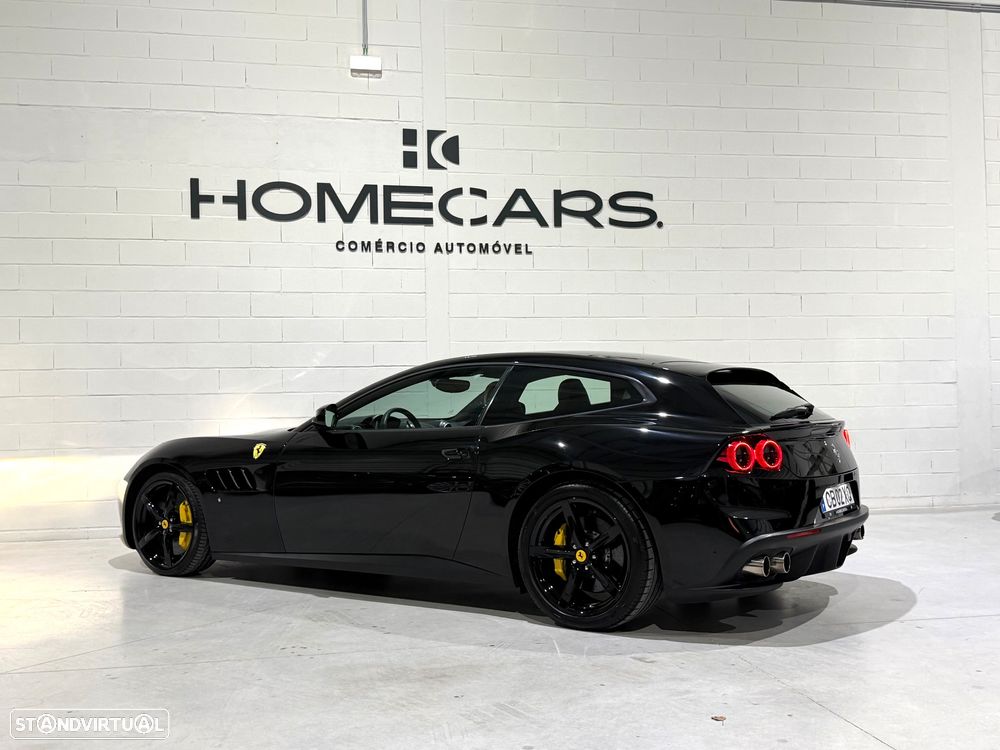 Ferrari GTC4 Lusso - 23