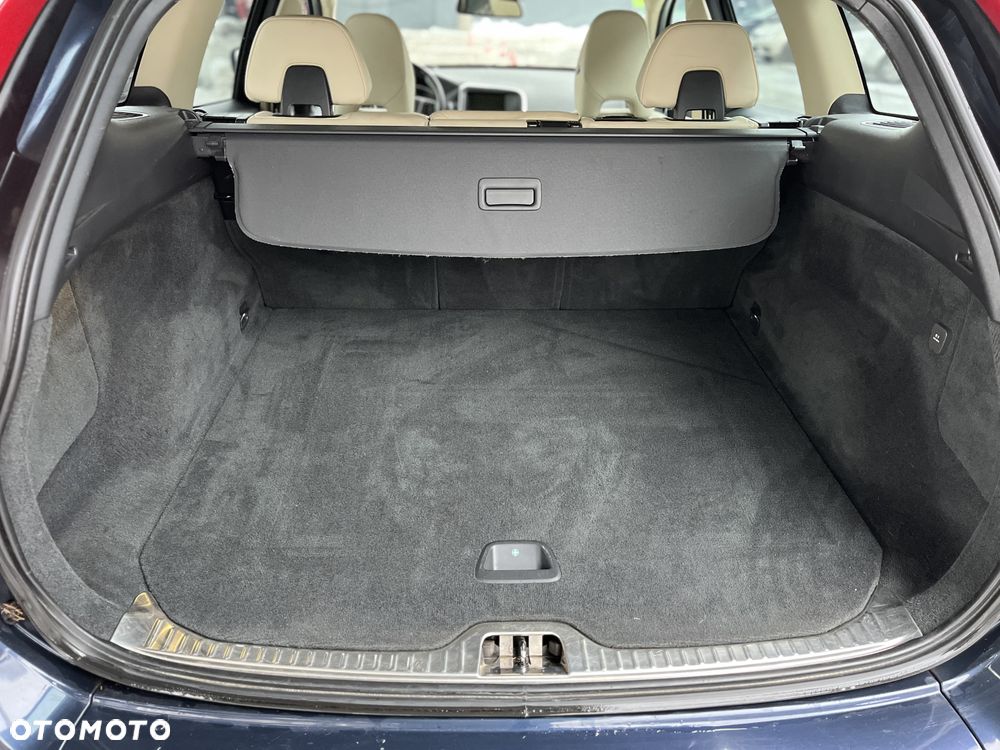 Volvo XC 60 D4 Geartronic Momentum - 28