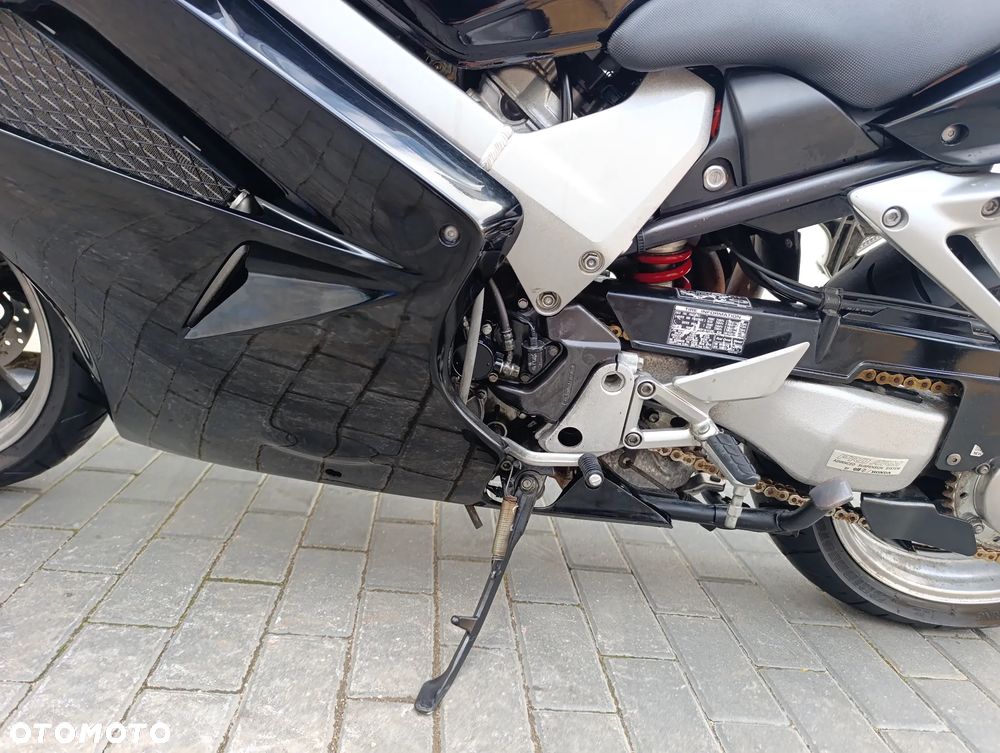 Honda VFR - 14