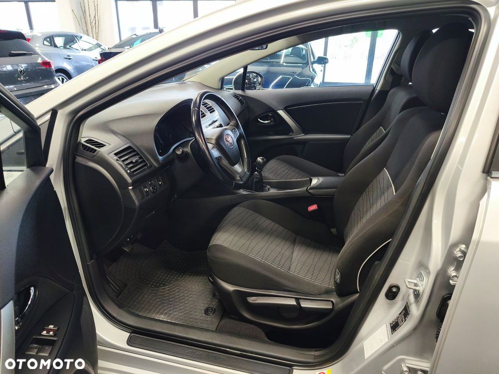 Toyota Avensis 1.8 Sol - 6