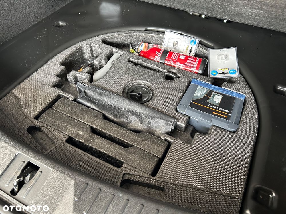 Ford Kuga 2.0 TDCi 2x4 SYNC - 25