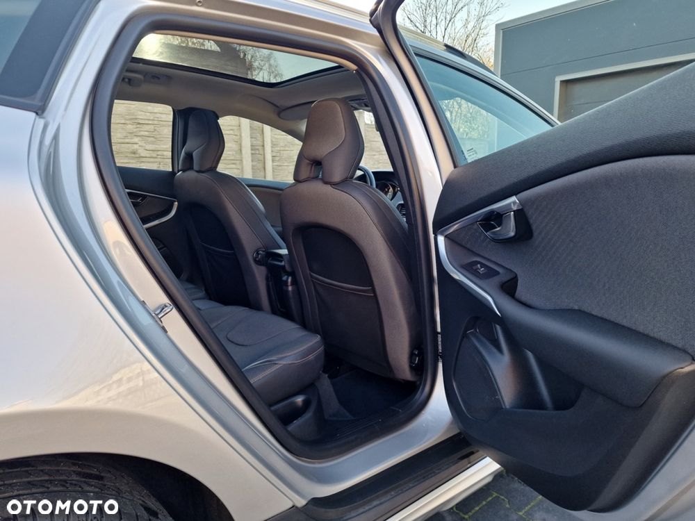 Volvo V40 Cross Country D2 Geartronic Momentum - 25