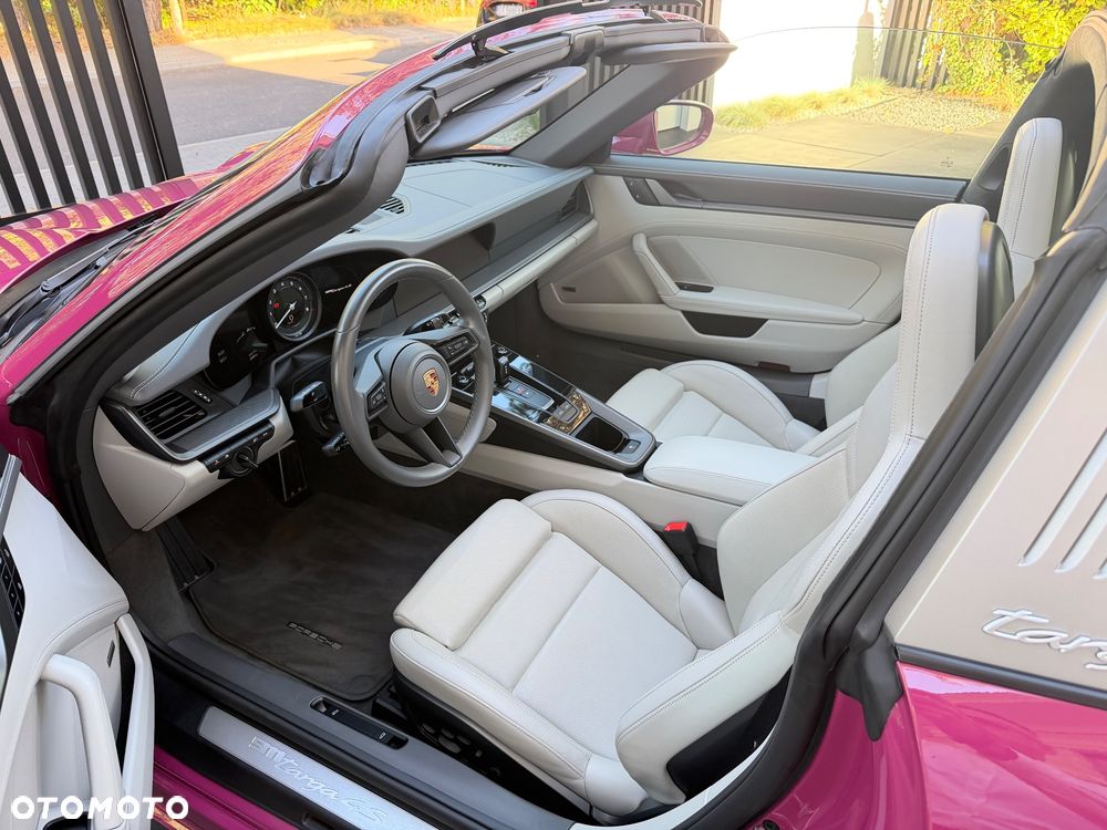 Porsche 911 Targa 4S - 27