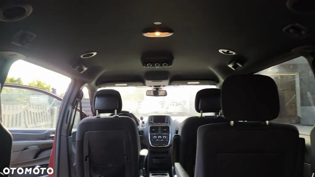 Dodge Grand Caravan - 8