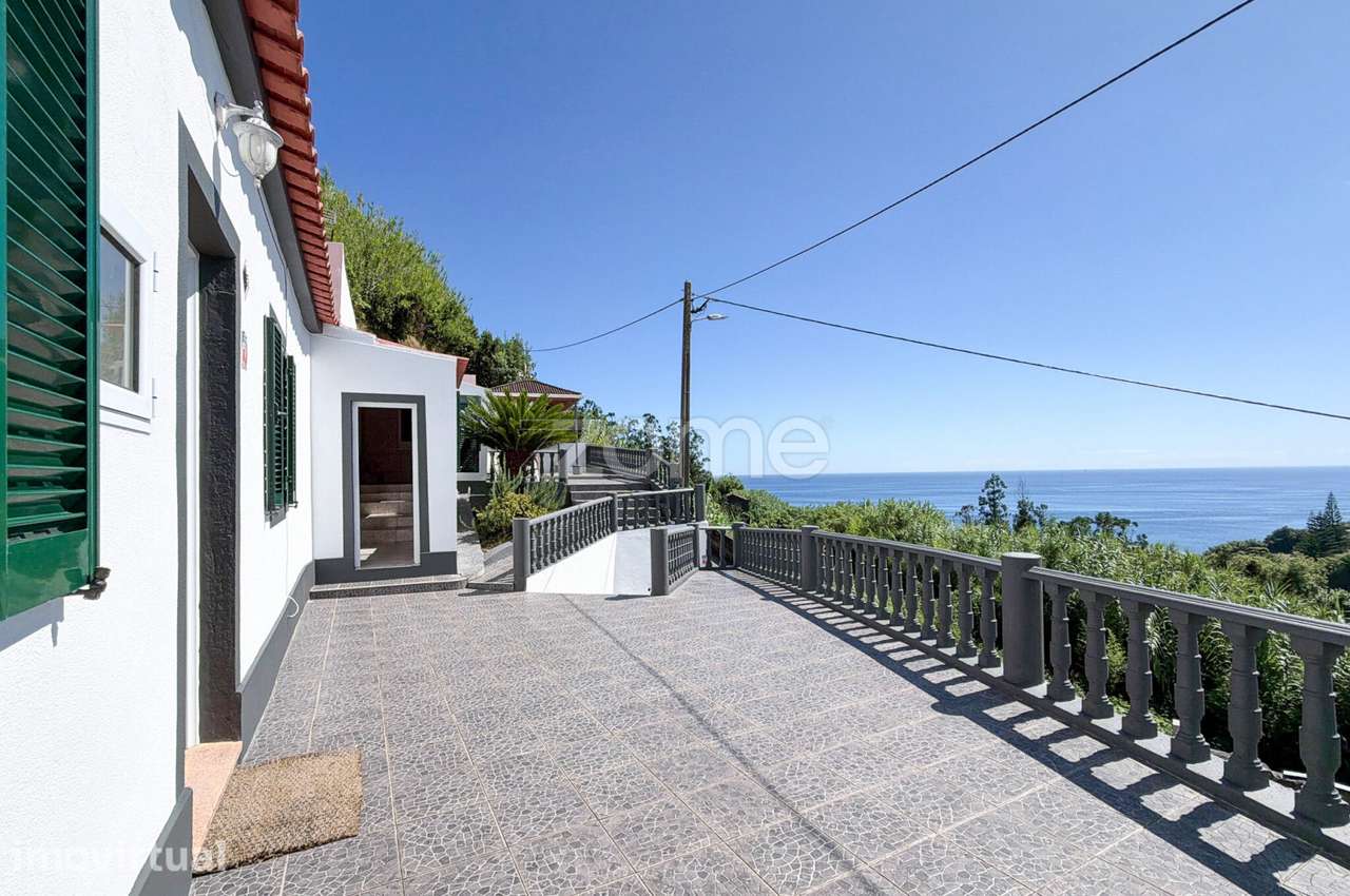 Moradia T1+1 com Terraço e Vista Mar na Povoação - Grande imagem: 2/31
