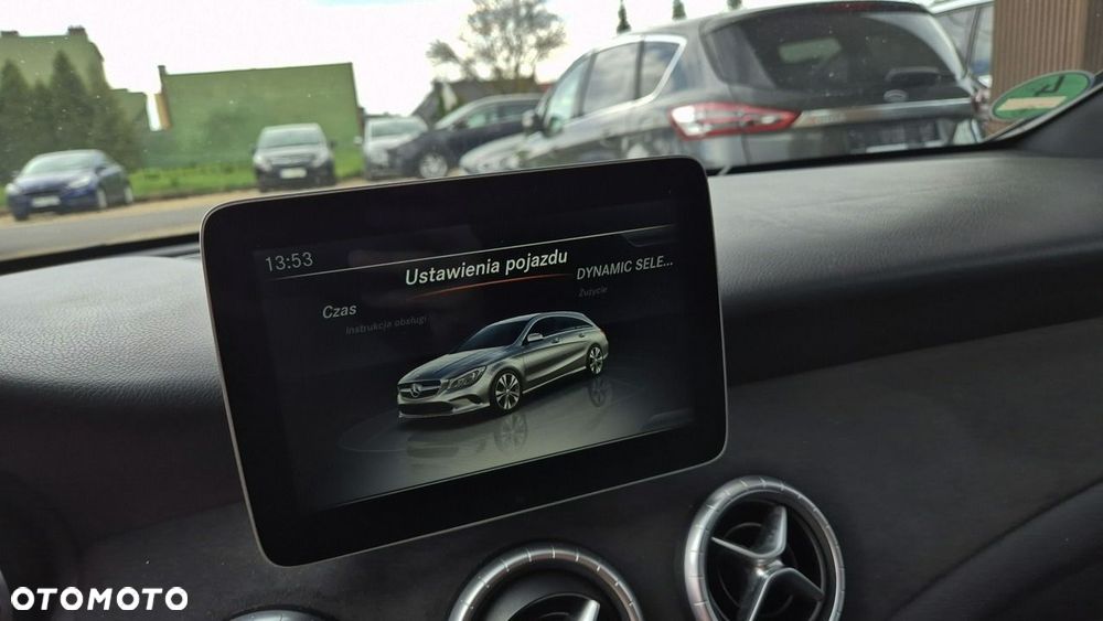 Mercedes-Benz CLA 200 7G-DCT AMG Line - 17