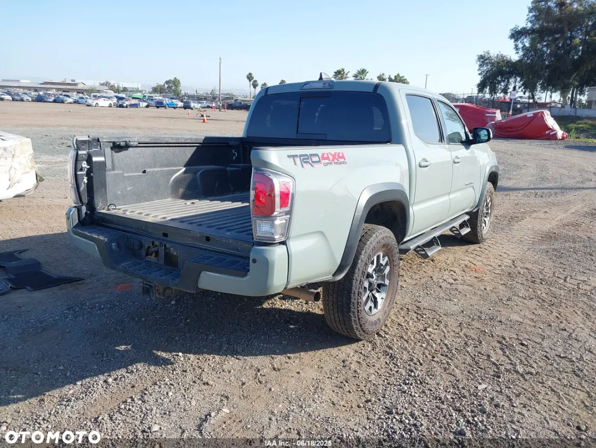 Toyota Tacoma - 9