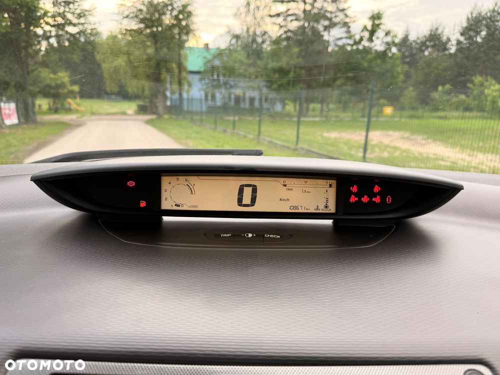 Citroën C4 1.4 16V Impress - 31