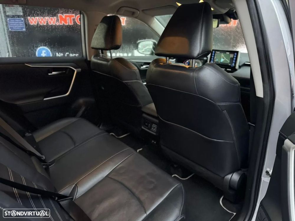 Toyota RAV4 2.5 HDF Exclusive - 18
