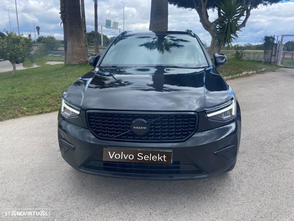 Volvo XC 40 2.0 B3 Black Edition - 4