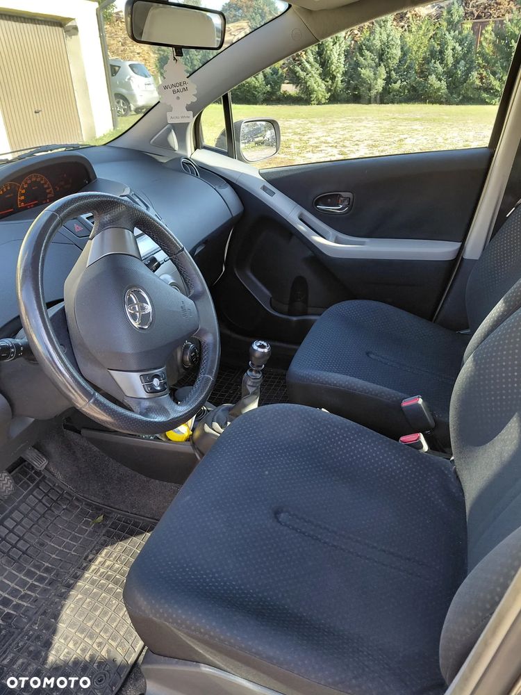 Toyota Yaris - 6