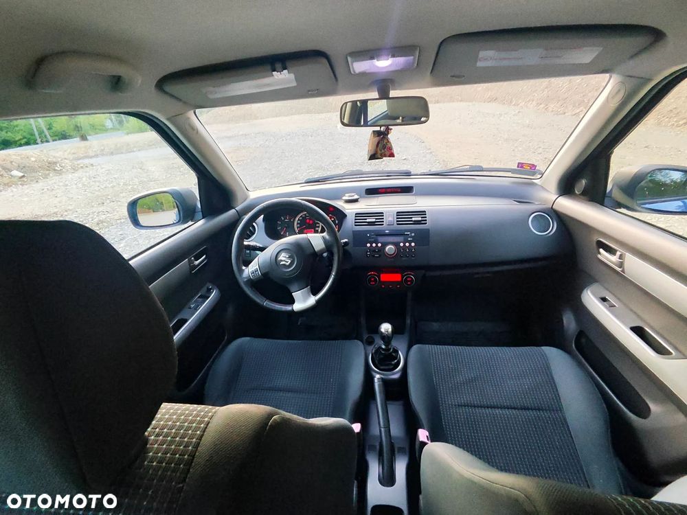 Suzuki Swift 1.3 DDiS 16v GLX - 12