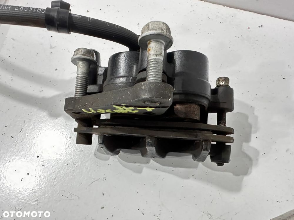 Zacisk pompa przód Piaggio Liberty 50 16-22r. - 2