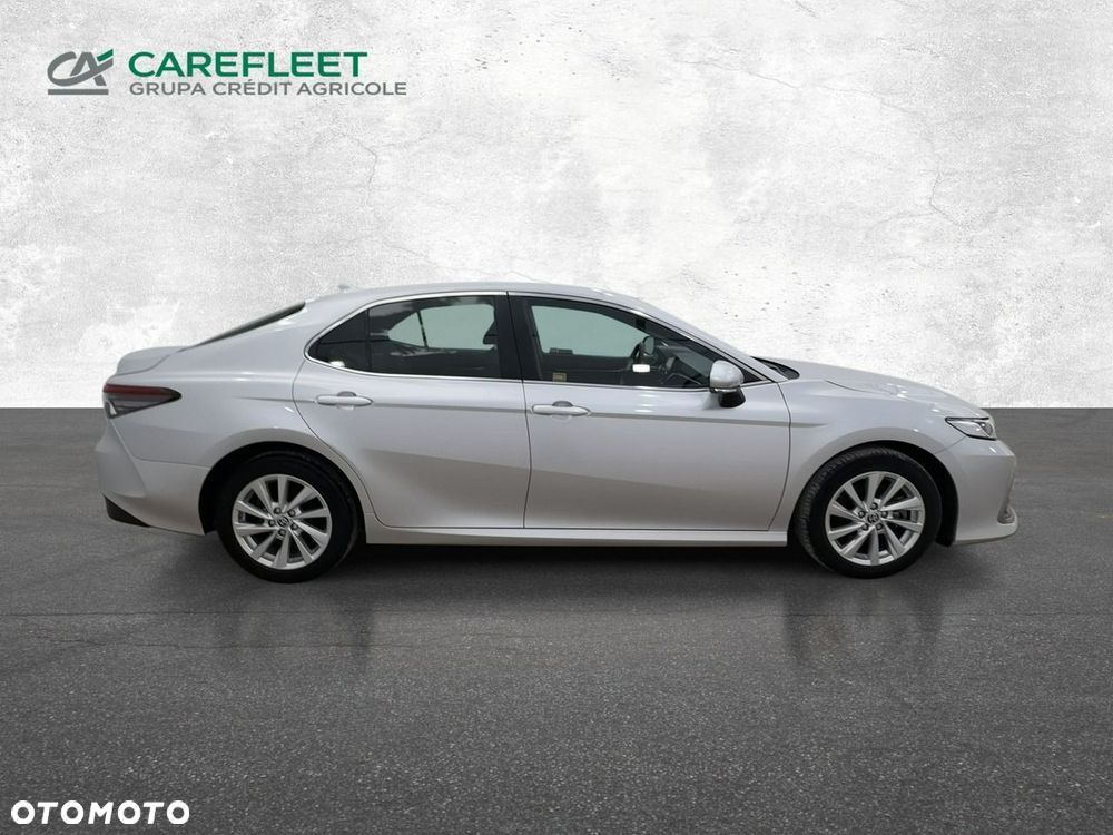 Toyota Camry - 4