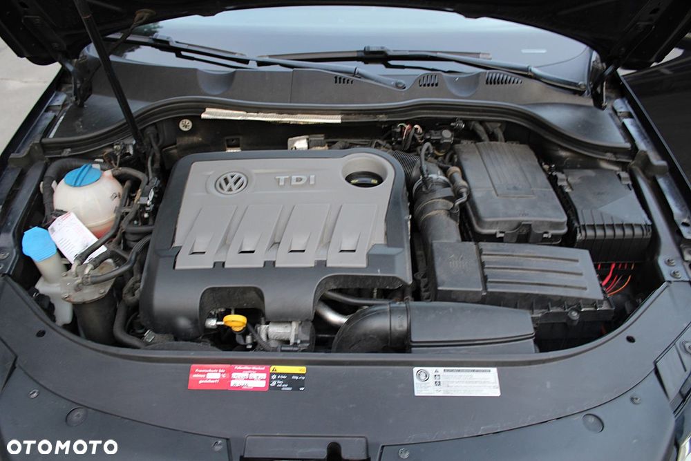 Volkswagen Passat 2.0 TDI Highline - 40