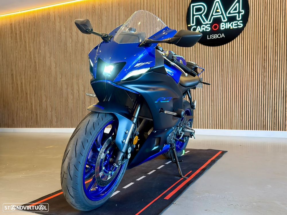 Yamaha YZF R7 - 4