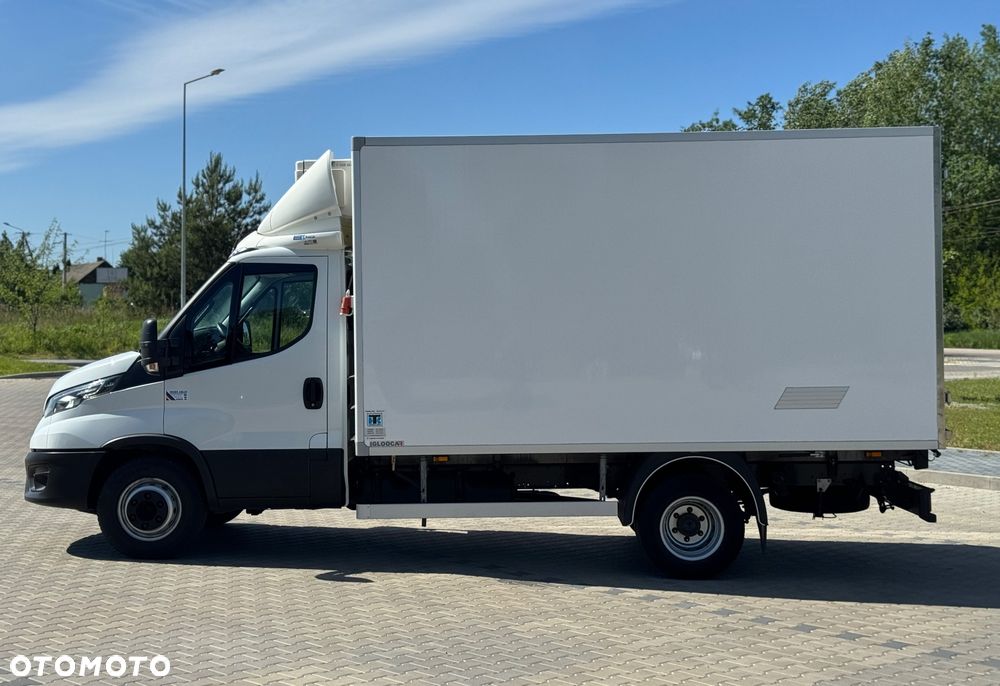 Iveco Daily‼️72C18‼️2021r 3.0 HI-MATIC Chłodnia/Mroźnia zakres -32C/+22C THERMO KING V-500 MAX Źródło Zasilania 400V Grube Ściany/Podłoga Przegroda komorowa‼️ Full LED na bliźniaku Salon Polska DMC7200kg - 29