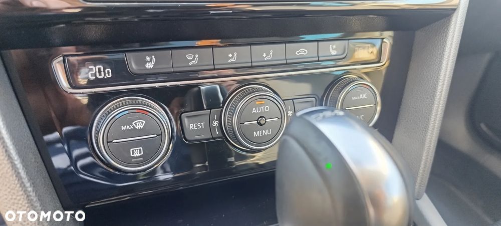 Volkswagen Passat - 17