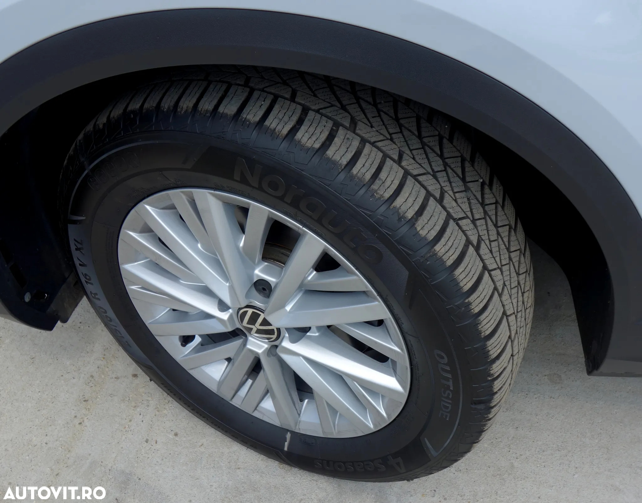 Volkswagen T-ROC - 27