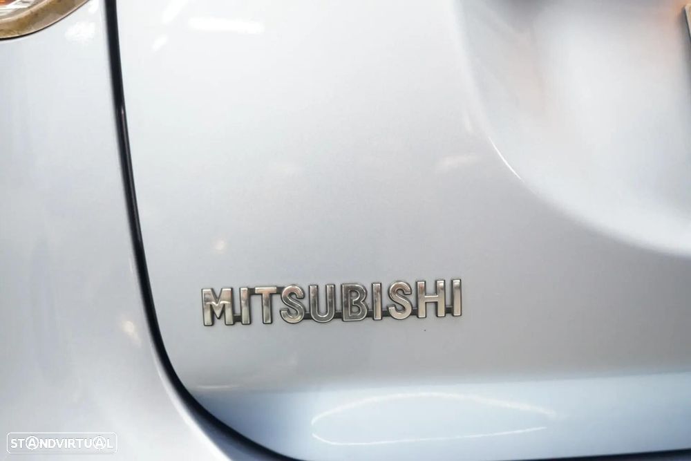 Mitsubishi Outlander 2.0 4WD - 15