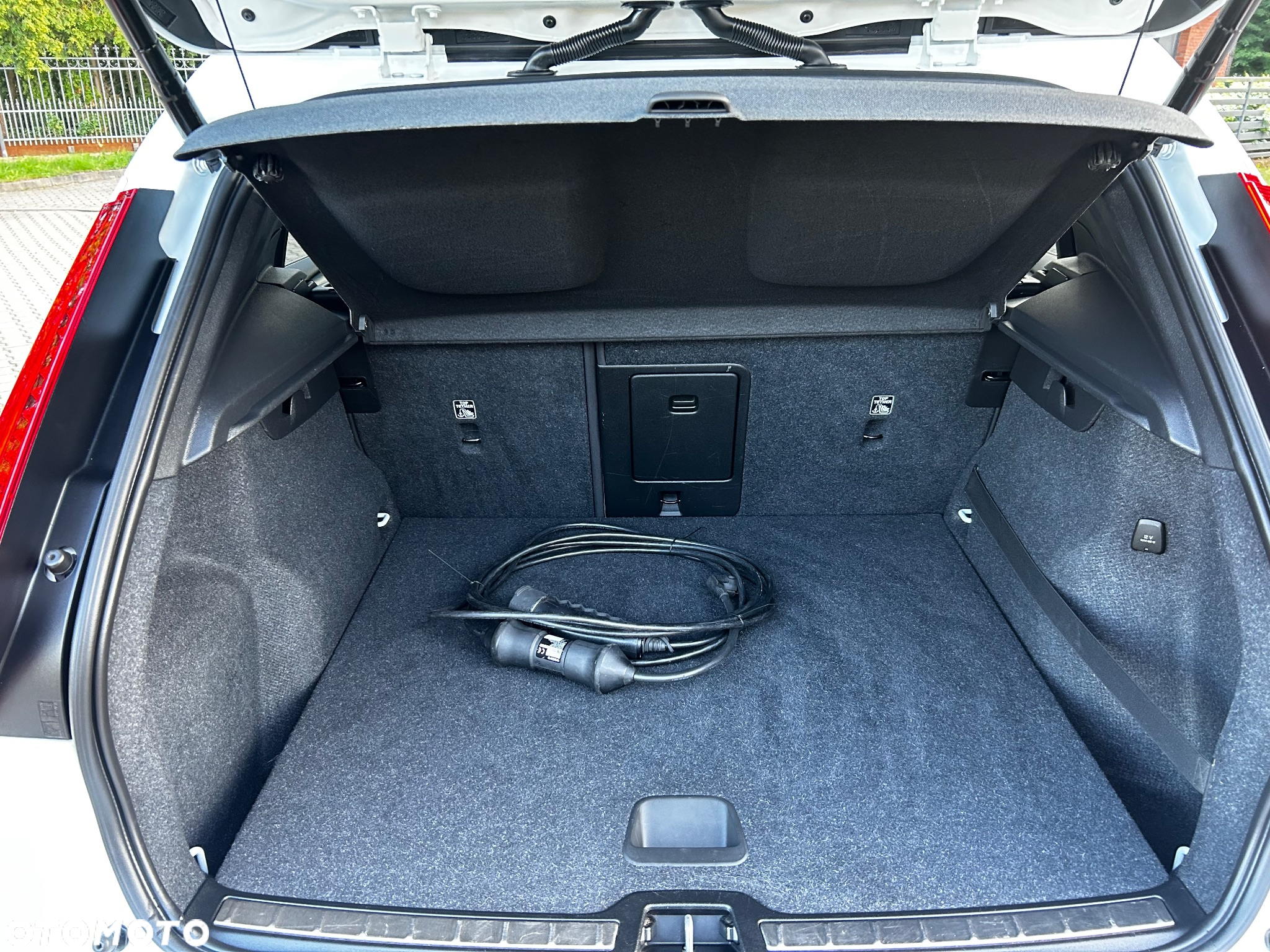 Volvo XC 40 - 25